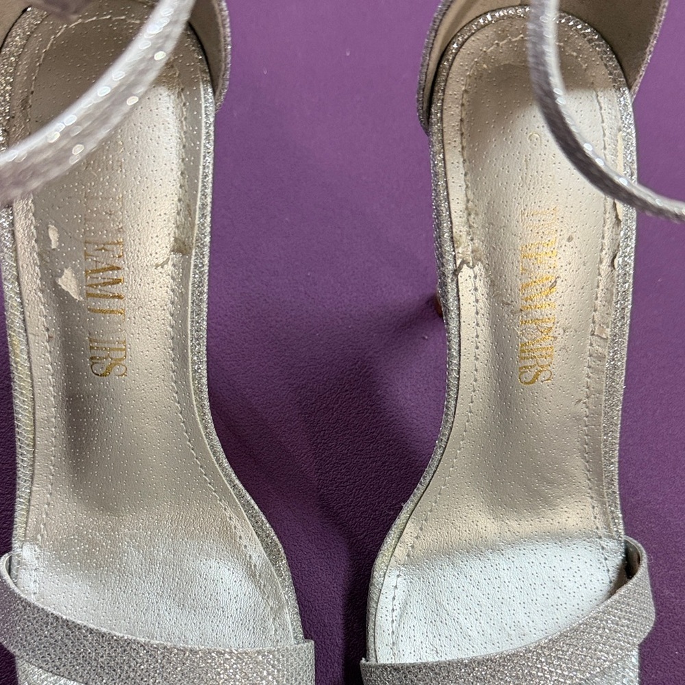 Dream Pairs Shimmering Silver Heels, Size 6 - Picture 5 of 11
